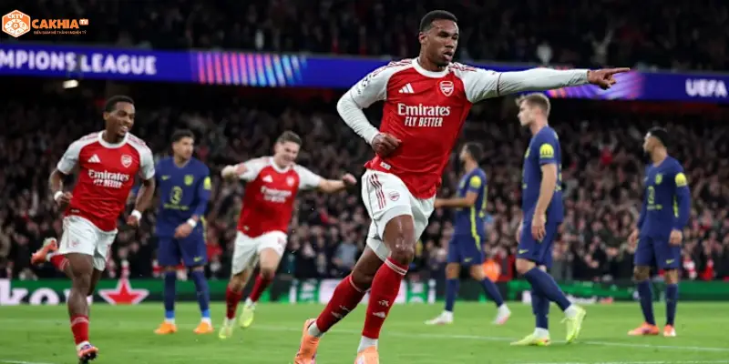 Bukayo Saka và Arsenal trong trận Atlético de Madrid vs Arsenal